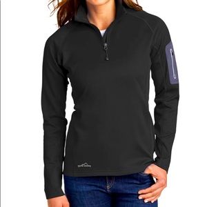 Classic pullover black fleece